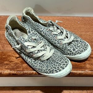 Roxy Women's Beige Leopard Print Sneakers